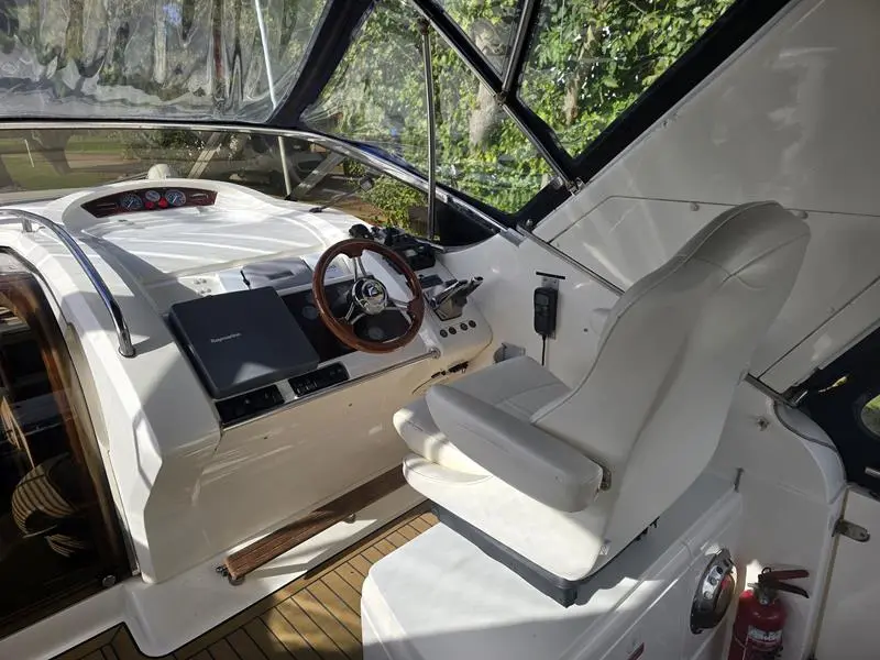 1997 Fairline phantom 43 aft cabin