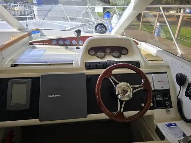 Fairline Phantom 43 Aft Cabin