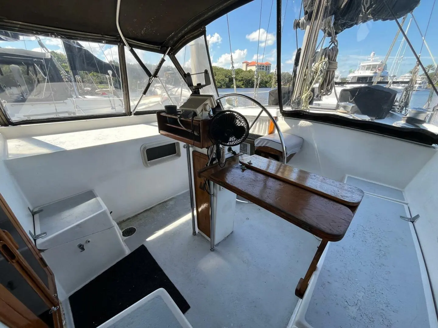 1975 Morgan out island ketch