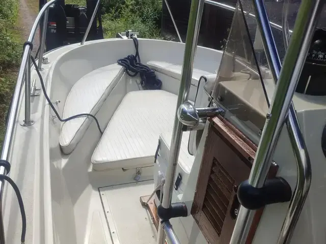 Boston Whaler 18 Outrage