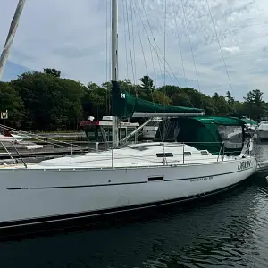 2004 Beneteau Oceanis 323