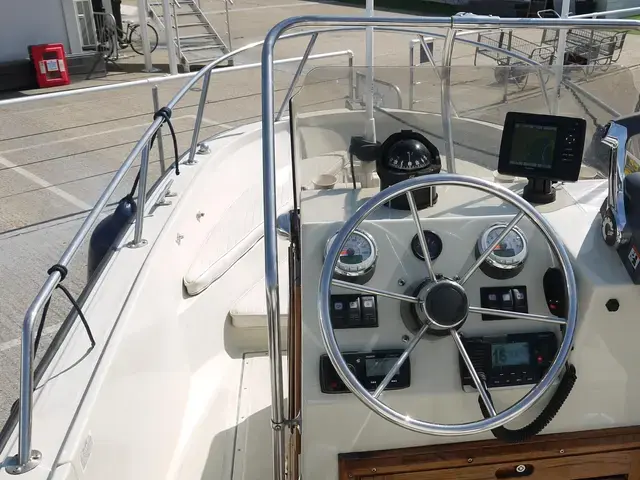 Boston Whaler 18 Outrage