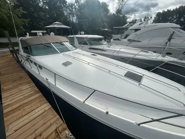 Sea Ray 400 Express Cruiser