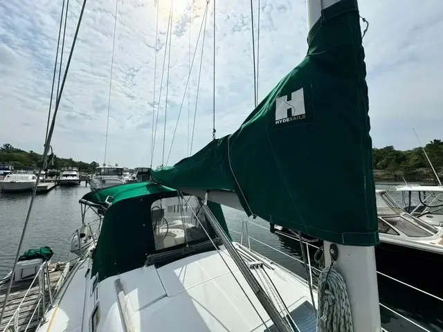 Beneteau Oceanis 323