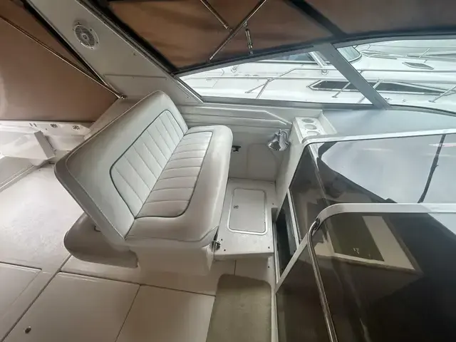 Sea Ray 400 Express Cruiser