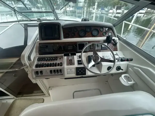 Sea Ray 400 Express Cruiser