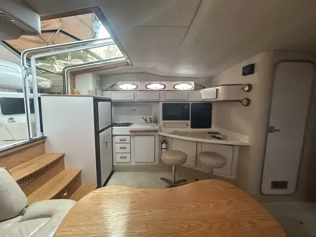 Sea Ray 400 Express Cruiser