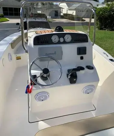 2019 Pioneer 222 islander