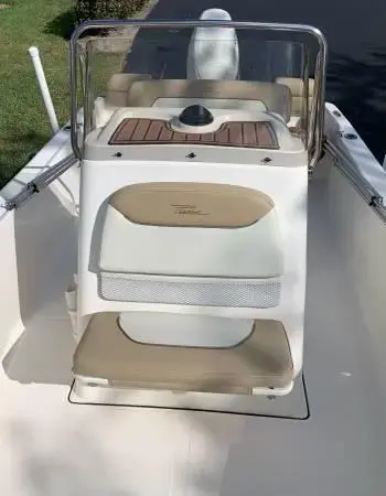 2019 Pioneer 222 islander