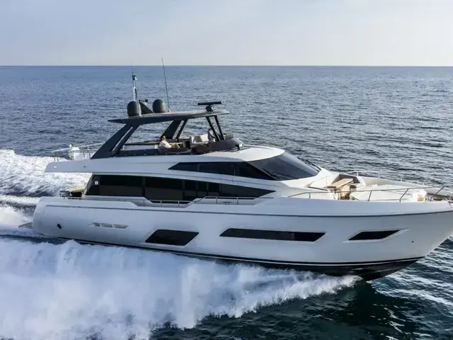 Ferretti Yachts 780