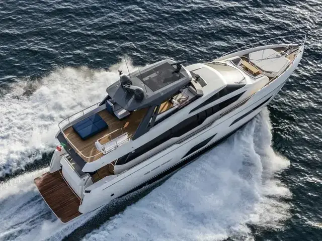 Ferretti Yachts 780