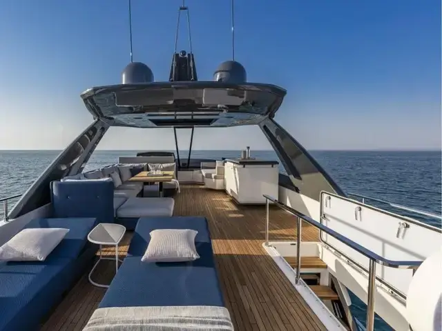 Ferretti Yachts 780