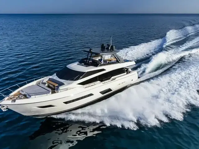 Ferretti Yachts 780