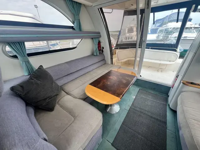 Sealine 330 Statesman