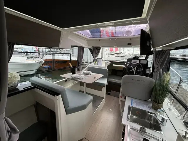 Balt Yacht SunCamper 31 - Electric