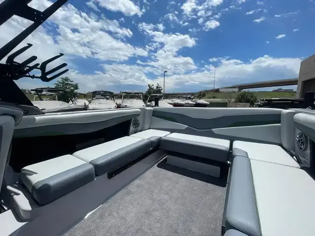 Axis Boats T235