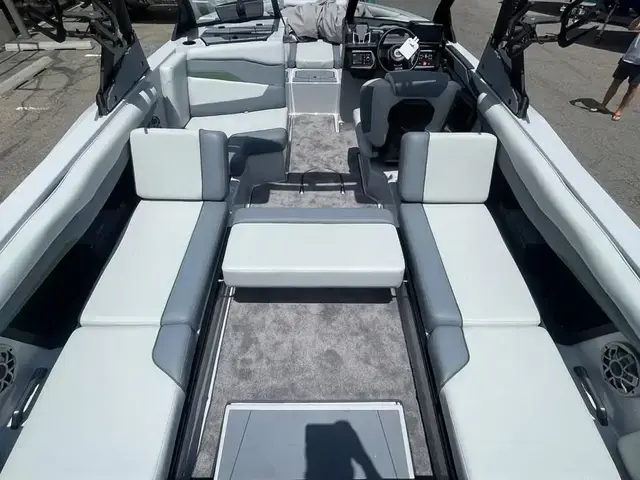 Axis Boats T235