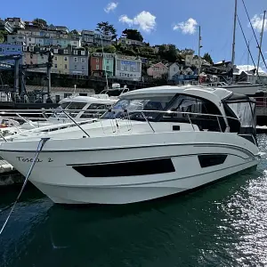 2018 Beneteau Antares 9