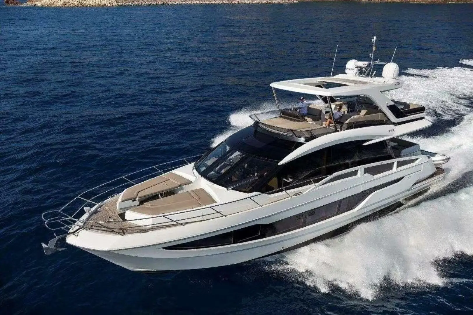 2022 Galeon 640 fly