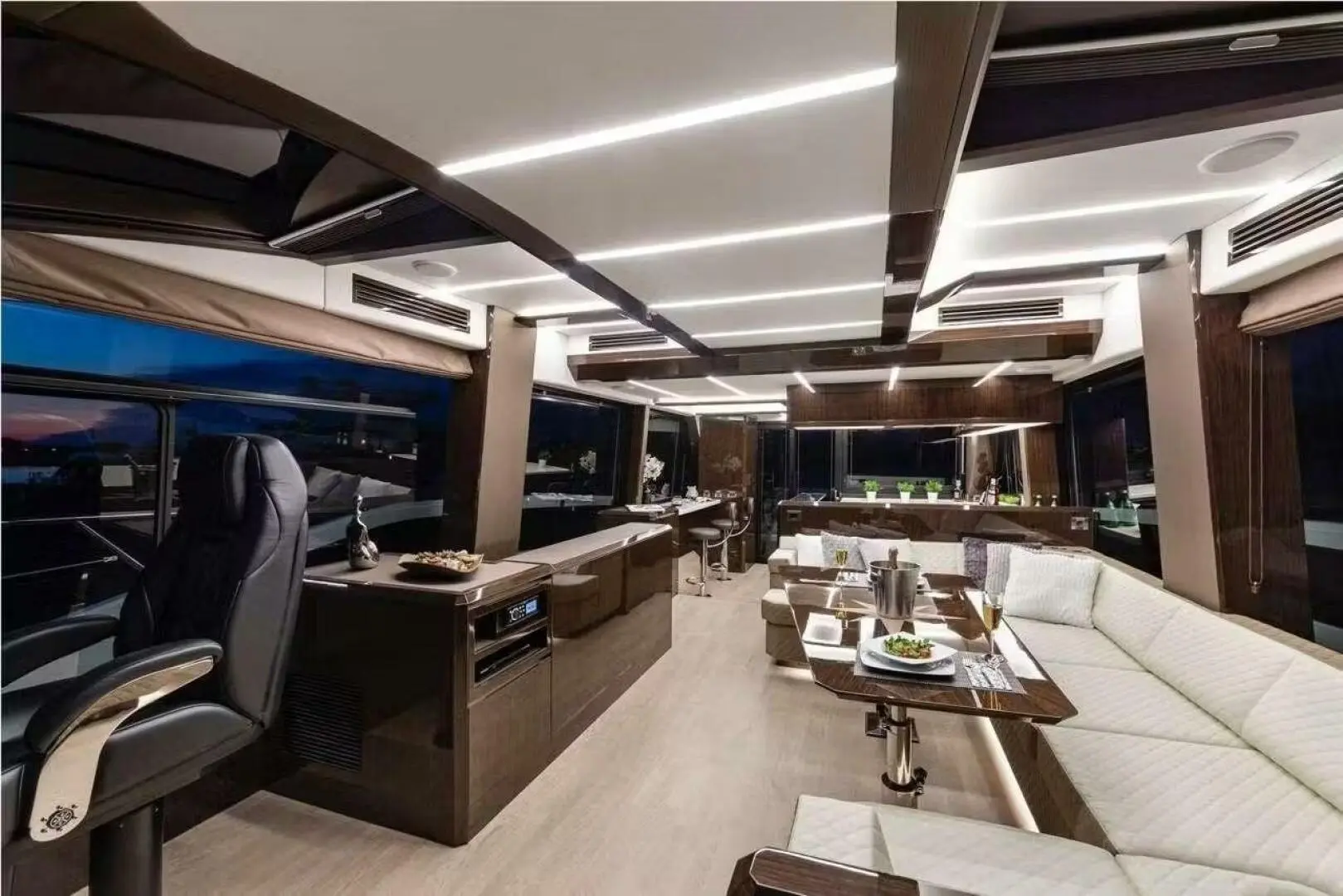 2022 Galeon 640 fly