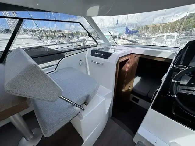 Beneteau Antares 9