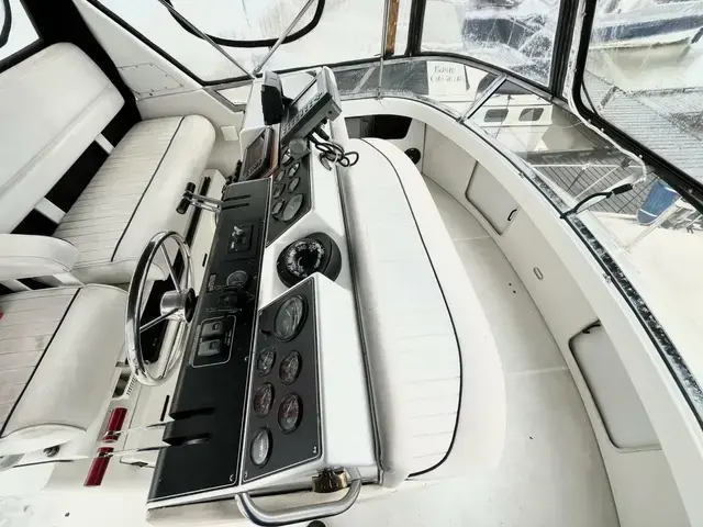 Carver 33 Aft Cabin