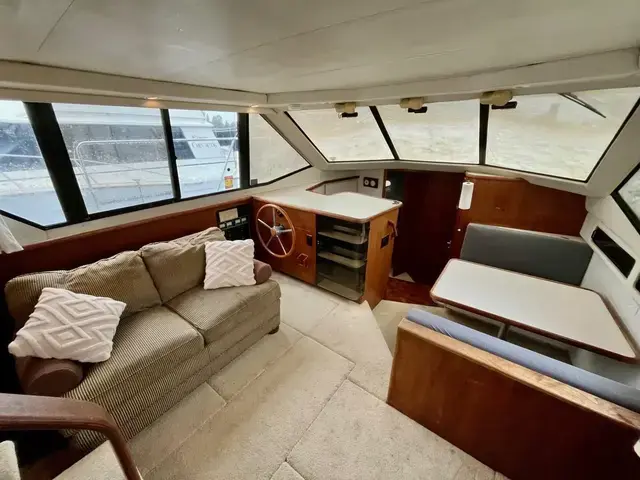 Carver 33 Aft Cabin