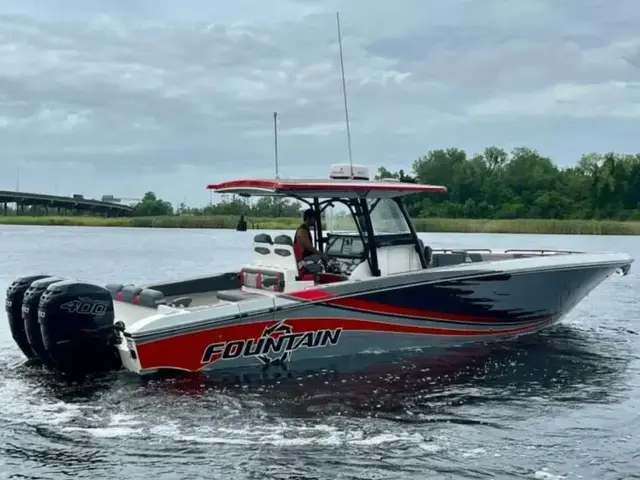 Fountain Powerboats 38 SC