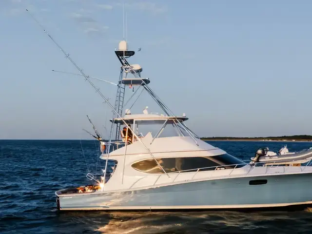 Hatteras 70 Convertible