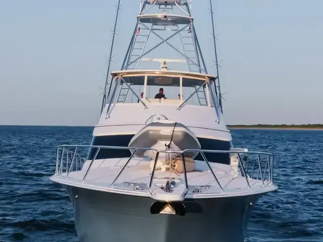 Hatteras 70 Convertible