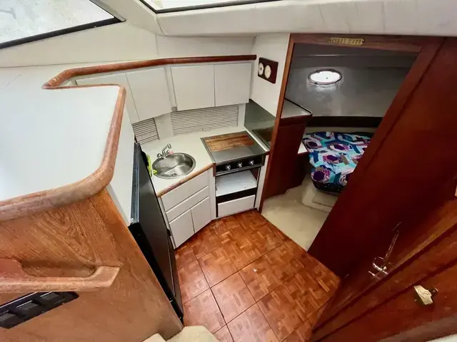 Carver 33 Aft Cabin