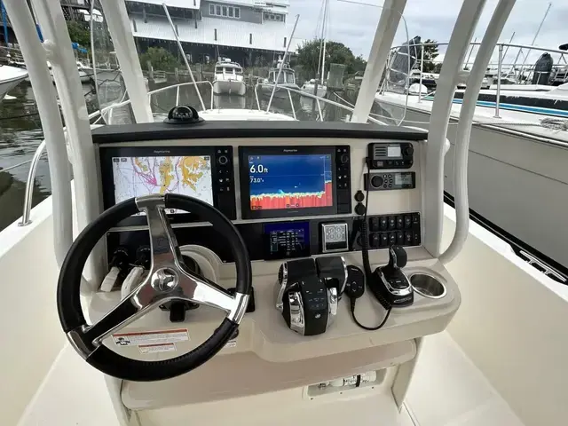 Boston Whaler 27 Dauntless