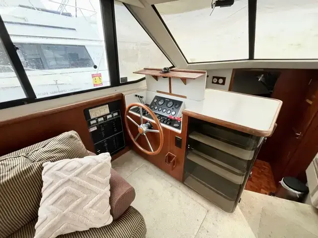 Carver 33 Aft Cabin