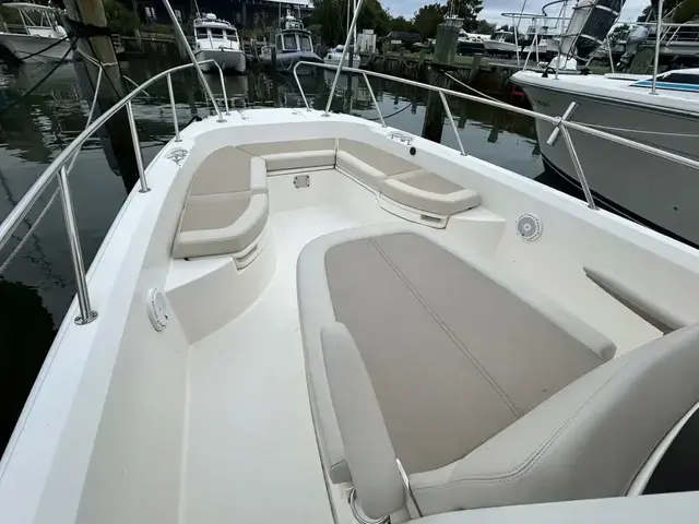 Boston Whaler 27 Dauntless