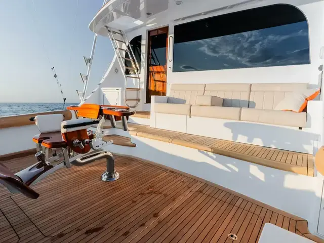 Hatteras 70 Convertible