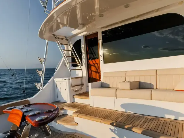 Hatteras 70 Convertible