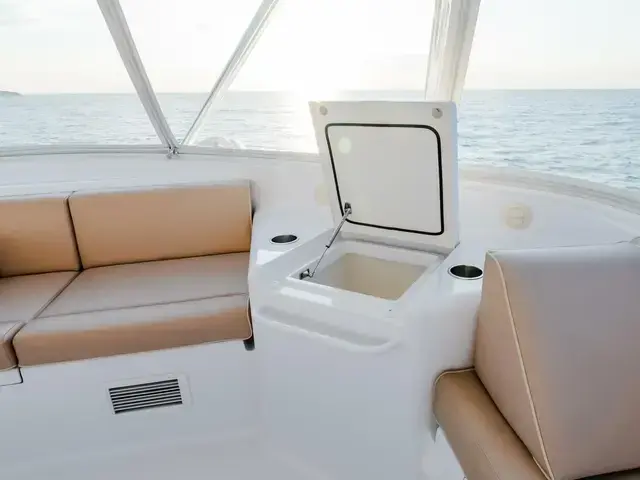 Hatteras 70 Convertible