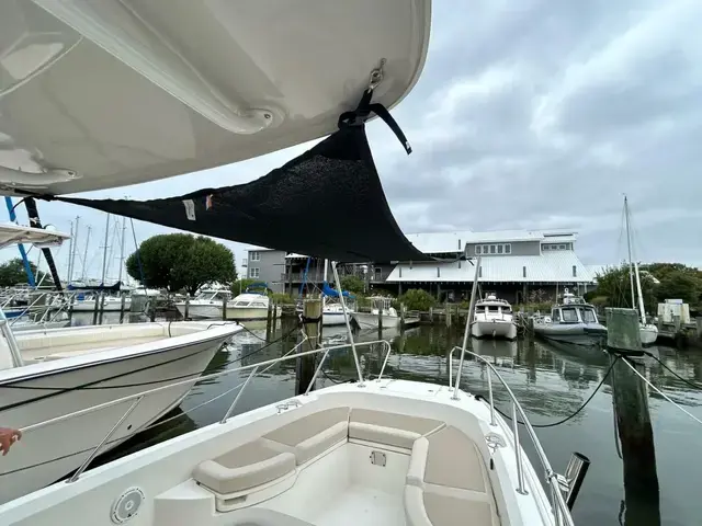 Boston Whaler 27 Dauntless