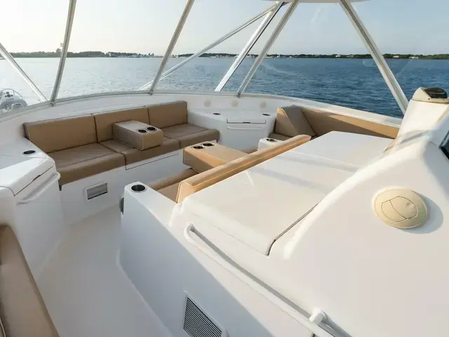 Hatteras 70 Convertible