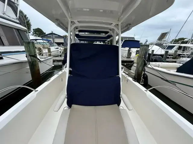 Boston Whaler 27 Dauntless