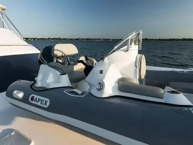 Hatteras 70 Convertible