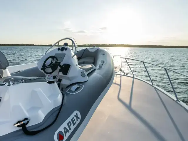 Hatteras 70 Convertible