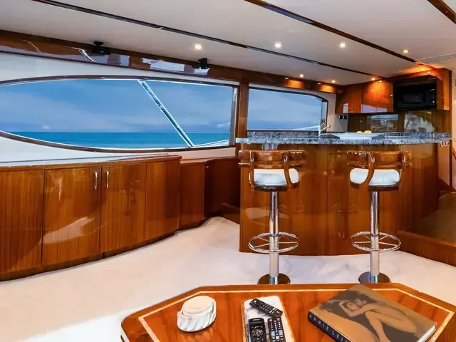 Hatteras 70 Convertible