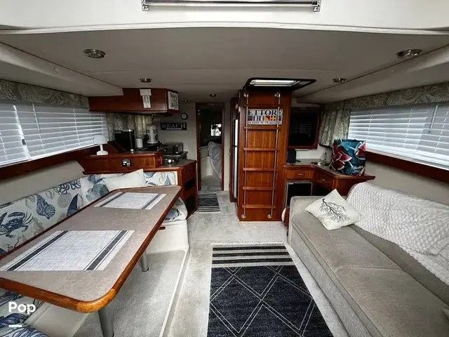 Carver 330 Mariner