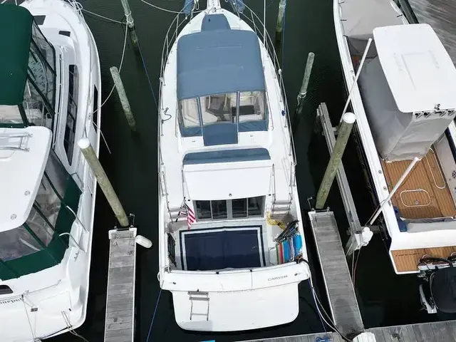 Carver 330 Mariner