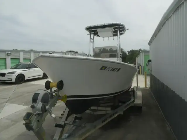 Shamrock Boats Center Console