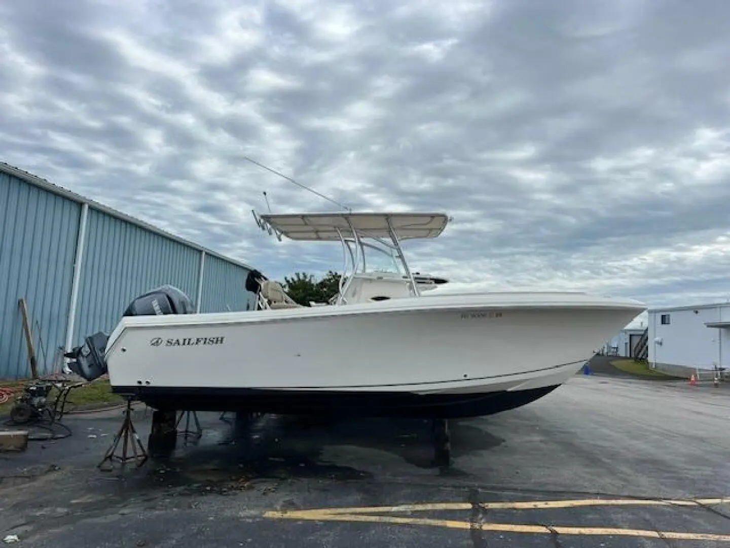 2022 Sailfish 242 cc