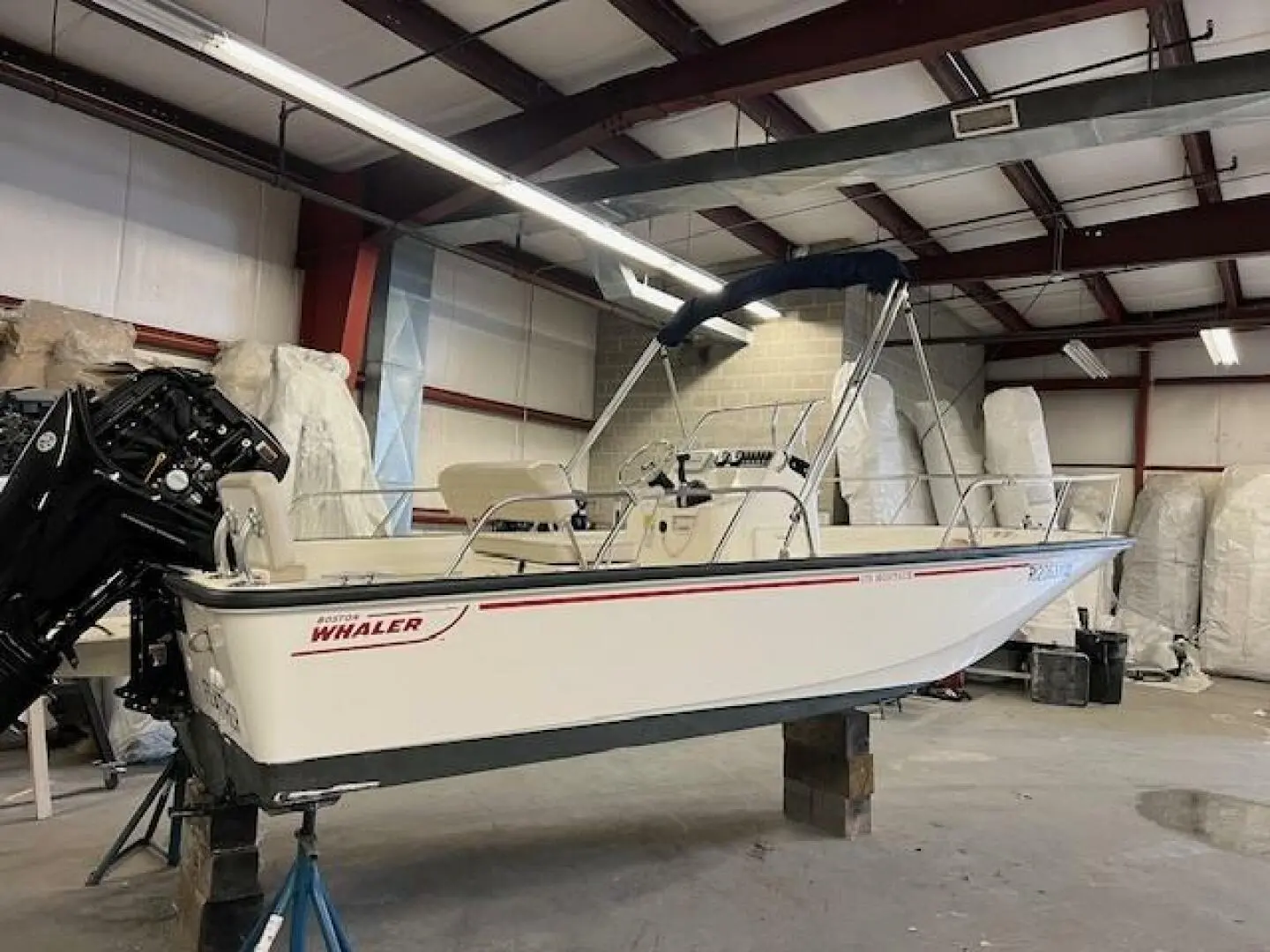 2022 Boston Whaler montauk 17