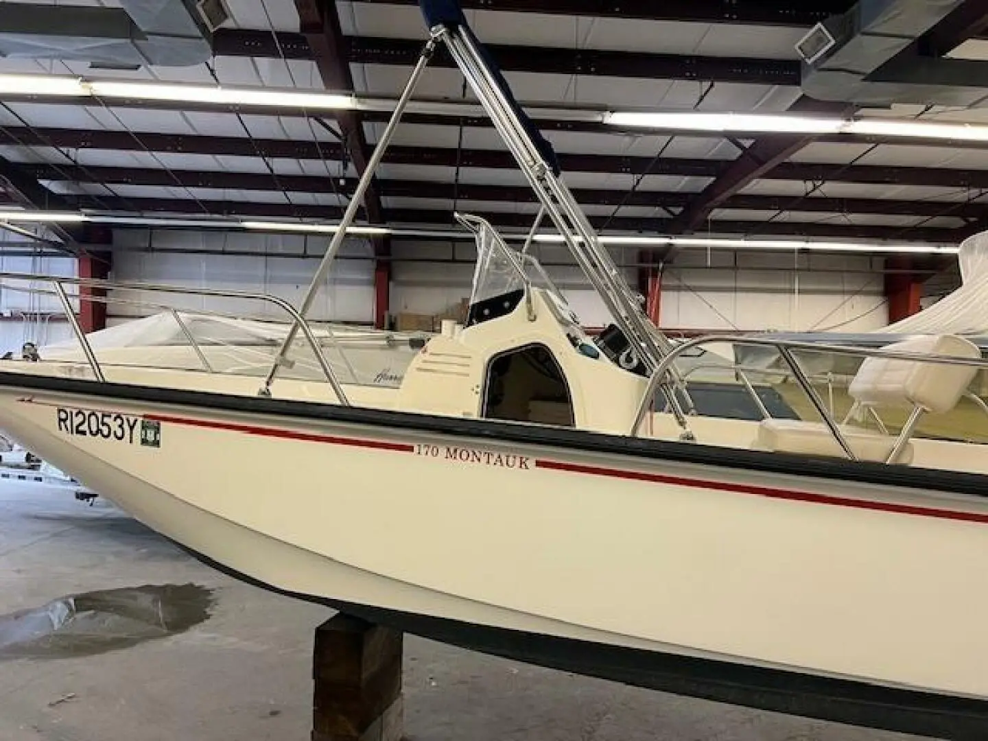 2022 Boston Whaler montauk 17