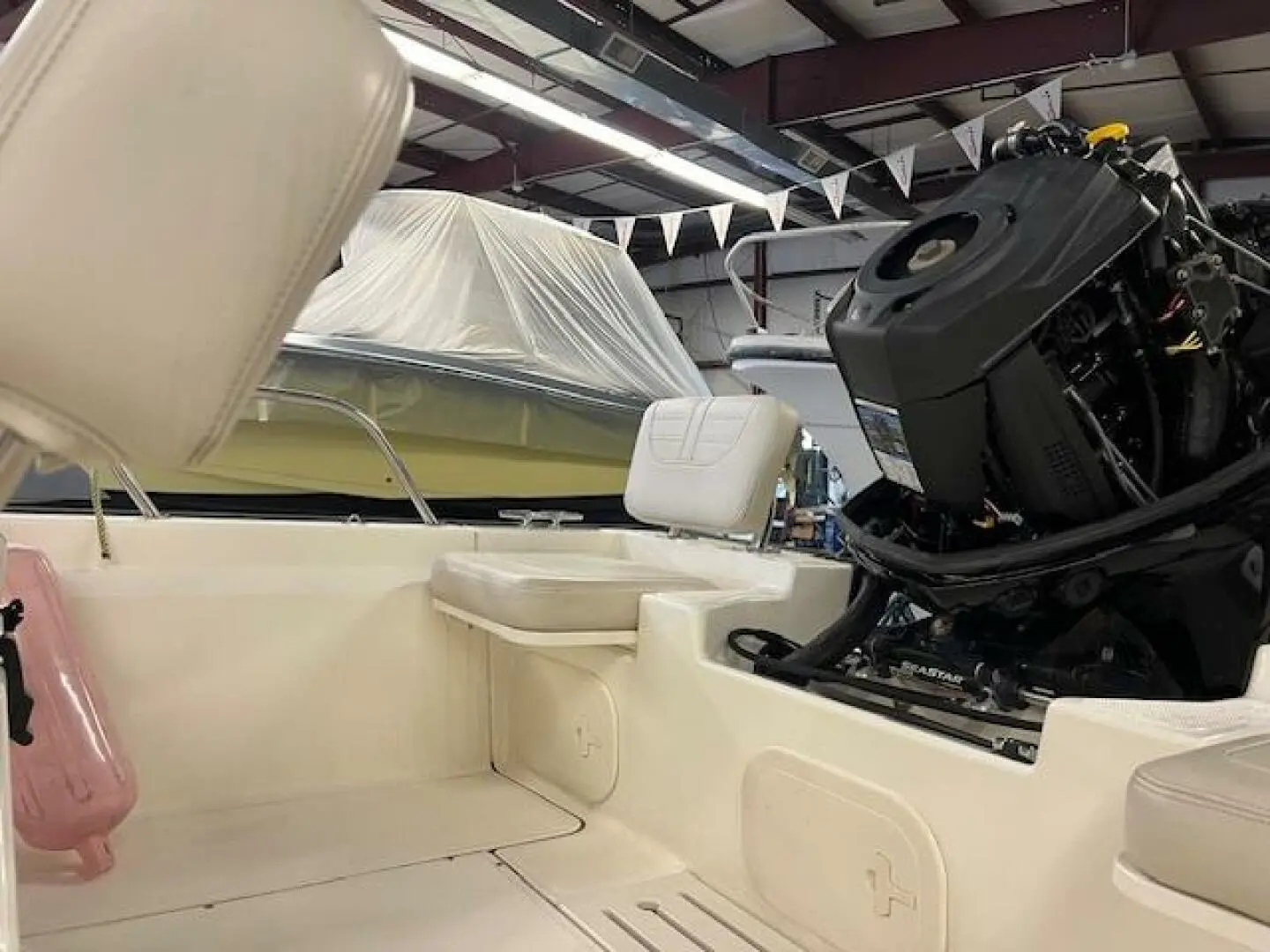 2022 Boston Whaler montauk 17